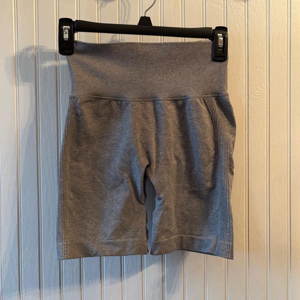 Amazon Women’s Butt Scrunch Gym shorts with no front seam - size medium